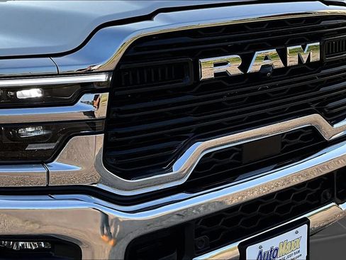 Used 2025 RAM 2500 Laramie w/ Towing Technology Group AWD/4WD image 32