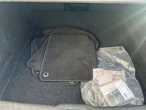 Used 2017 Volvo S90 T6 Momentum w/ Vision Package image 30