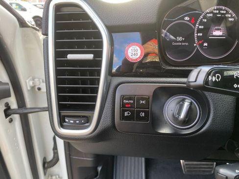 Used 2020 Porsche Cayenne S image 14