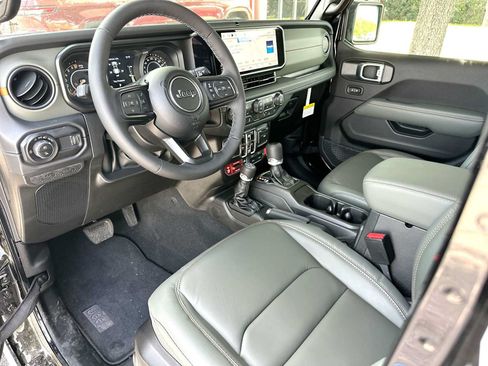 New 2026 Jeep Gladiator Mojave AWD/4WD image 18