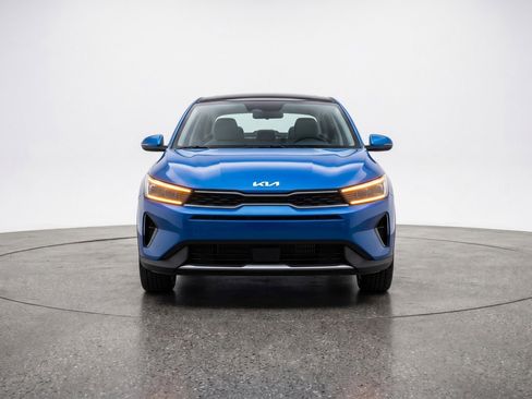 Used 2025 Kia K4 LXS image 2