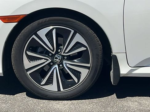 Used 2018 Honda Civic EX-T image 9