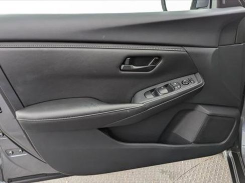 Used 2025 Nissan Sentra S image 13