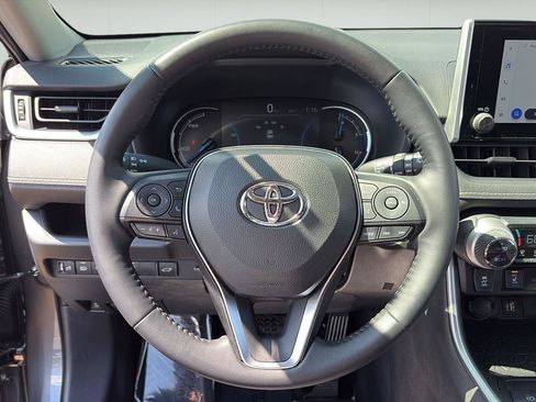 Used 2025 Toyota RAV4 XLE w/ Convenience Package AWD/4WD image 13