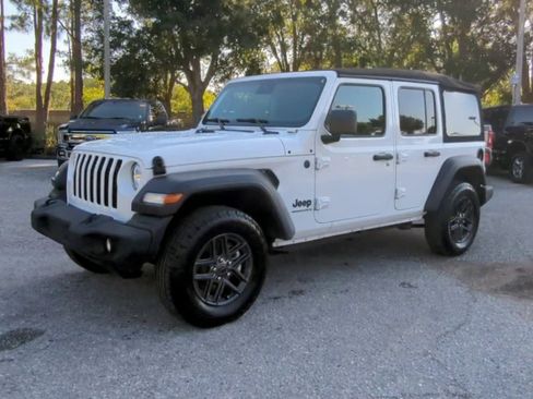 Used 2024 Jeep Wrangler Unlimited Sport AWD/4WD image 10