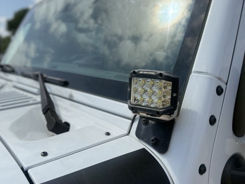 Used 2018 Jeep Wrangler Unlimited Rubicon image 17