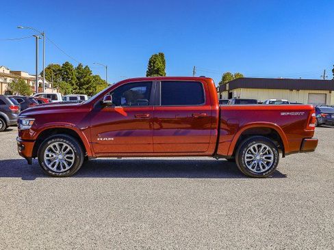 Used 2022 RAM 1500 Laramie w/ Sport Appearance Package image 9