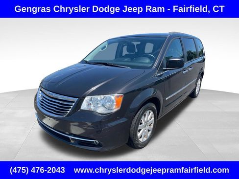 Used 2015 Chrysler Town & Country Touring w/ Driver Convenience Group FWD image 3