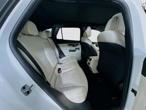 Used 2023 Mercedes-Benz GLC 300 4MATIC image 30