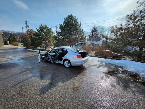 Used 2012 Volkswagen Jetta SE image 25