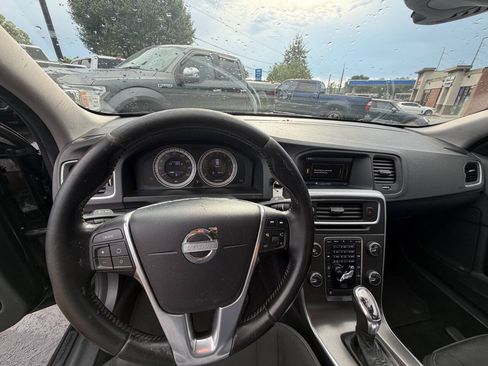 Used 2013 Volvo S60 T5 FWD image 12