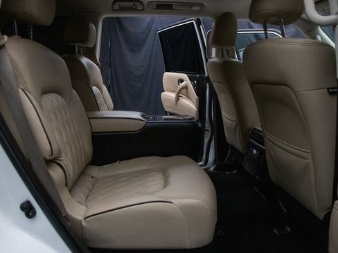 Used 2024 Nissan Armada Platinum w/ Captain's Chairs Package image 18