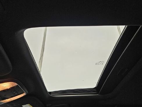 Used 2018 Jeep Grand Cherokee Limited image 12