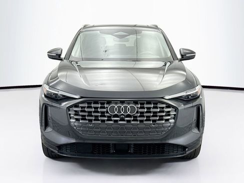 Used 2025 Audi Q5 Premium Plus w/ Premium Plus AWD/4WD image 2
