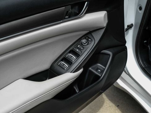 Used 2018 Honda Accord LX image 42