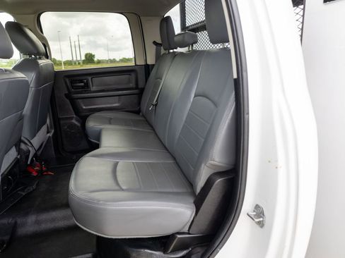 Used 2018 RAM 2500 Tradesman w/ Chrome Appearance Group RWD image 11