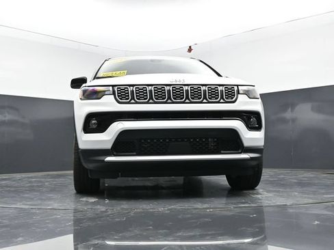 Used 2026 Jeep Compass Limited AWD/4WD image 37