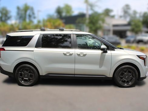 New 2026 Kia Carnival EX FWD image 17