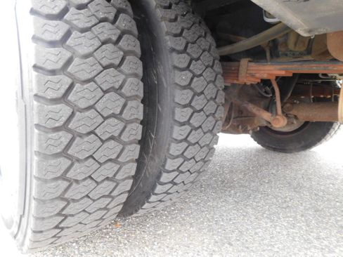 Used 2011 Ford F550 2WD Regular Cab Super Duty w/ PWR Equipment Group image 16