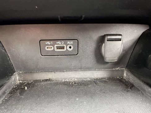Used 2024 Nissan Altima 2.5 SV FWD image 23