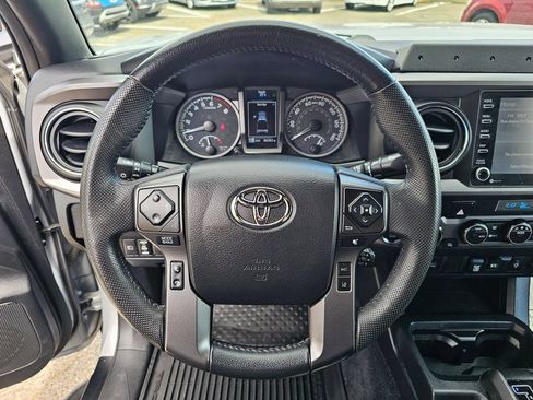 Used 2021 Toyota Tacoma TRD Off-Road AWD/4WD image 23