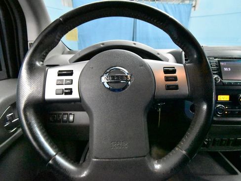 Used 2017 Nissan Frontier SV w/ SV Value Truck Package AWD/4WD image 10