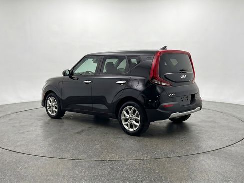 Used 2025 Kia Soul LX w/ LX Technology Package FWD image 6