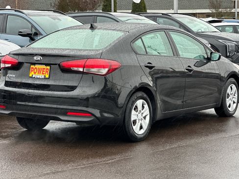 Used 2017 Kia Forte LX image 4