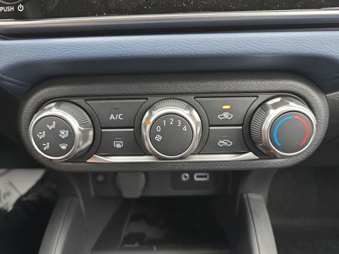 New 2025 Nissan Versa SV w/ Trunk Package image 21