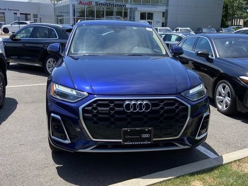 Used 2023 Audi Q5 2.0T Premium w/ Convenience Package AWD/4WD image 2