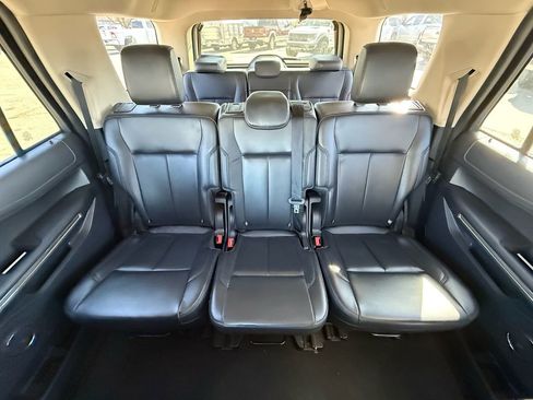 Used 2024 Ford Expedition XLT image 20