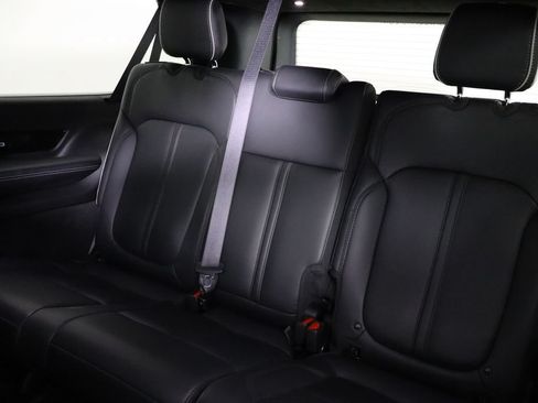 Used 2023 Jeep Grand Wagoneer L Series II w/ Premium Group II AWD/4WD image 17
