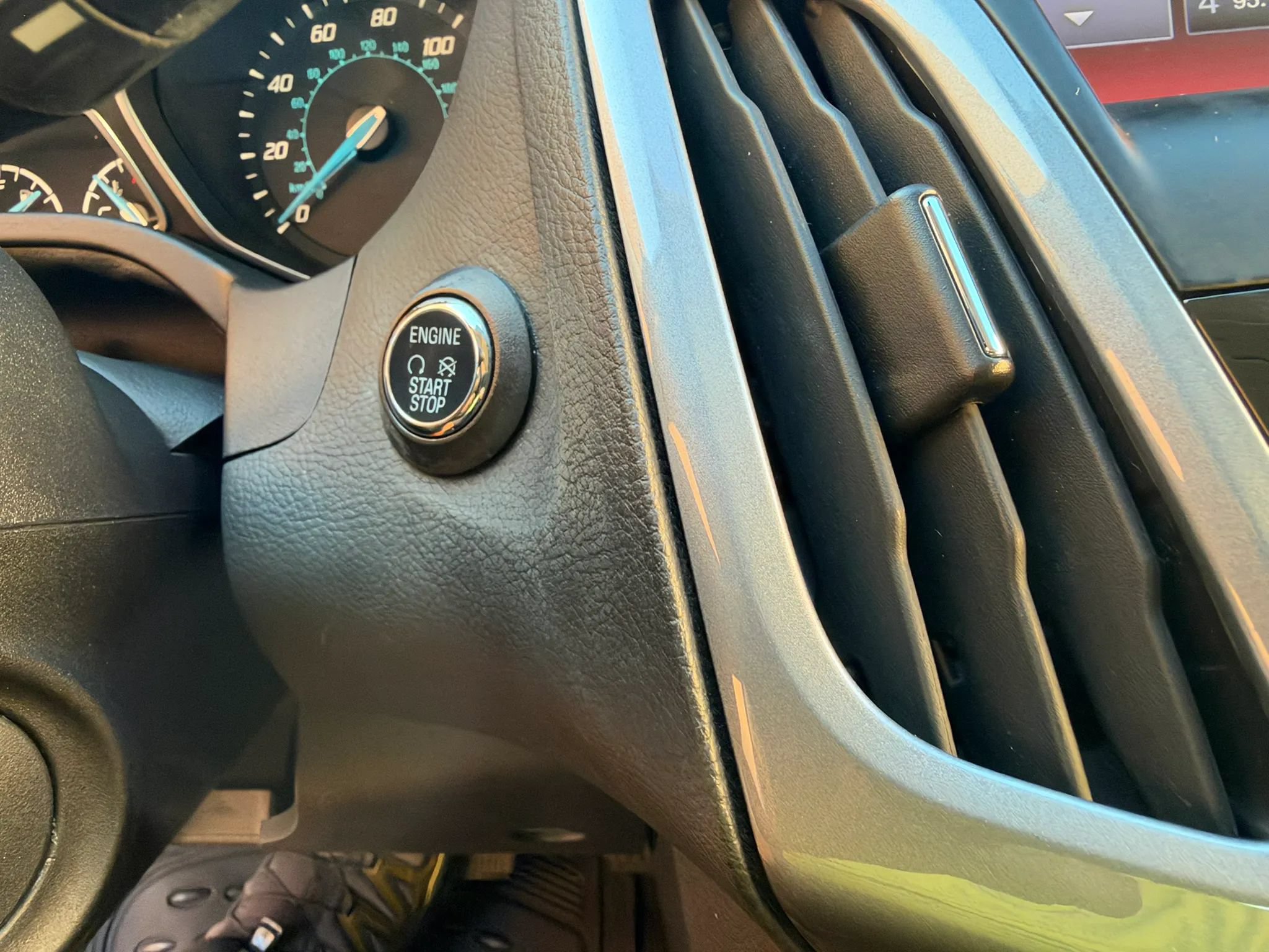 Used 2014 Ford Focus Titanium FWD image 13