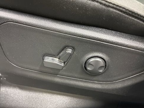 Used 2023 RAM 1500 Big Horn AWD/4WD image 11
