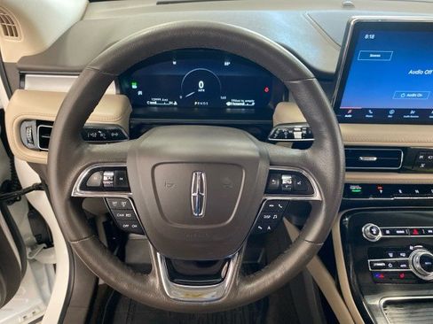 Certified 2023 Lincoln Nautilus AWD w/ Premium Package image 18