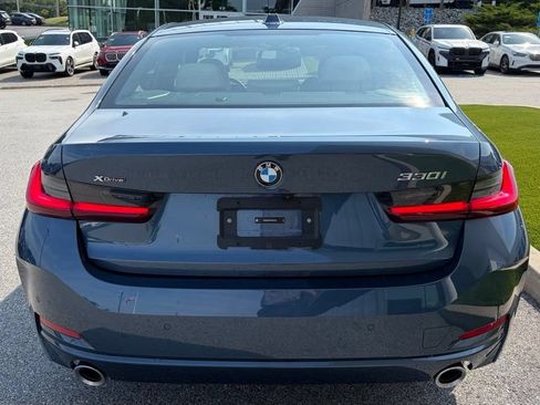 Used 2025 BMW 330i xDrive Sedan w/ Premium Package AWD/4WD image 3