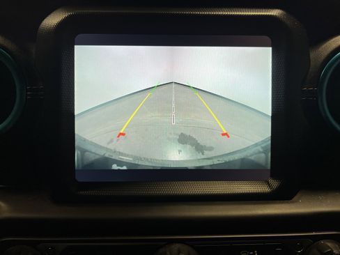 Used 2021 Jeep Wrangler Unlimited Sahara image 25