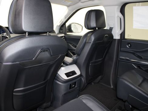 New 2027 Lincoln Navigator Premiere RWD image 28