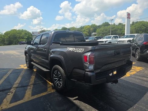 Used 2021 Toyota Tacoma TRD Sport AWD/4WD image 7