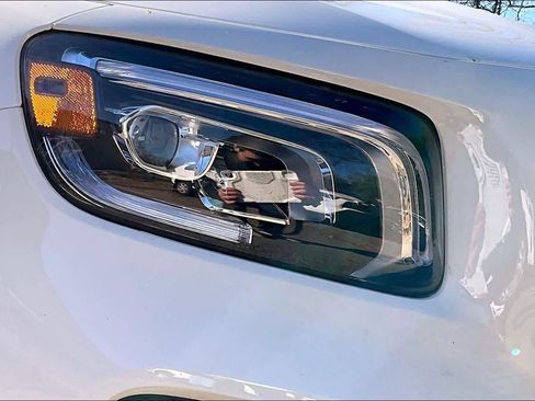 Used 2022 Mercedes-Benz GLB 250 image 27