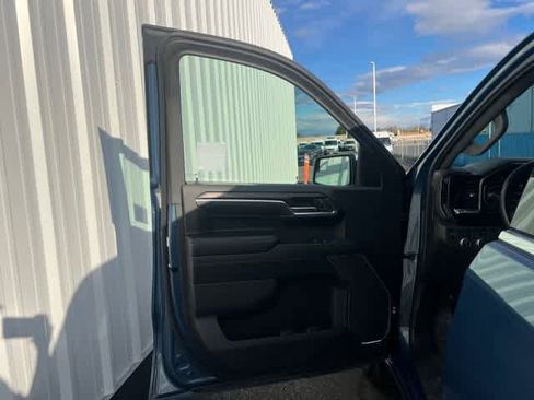 Used 2024 GMC Sierra 1500 SLT image 9