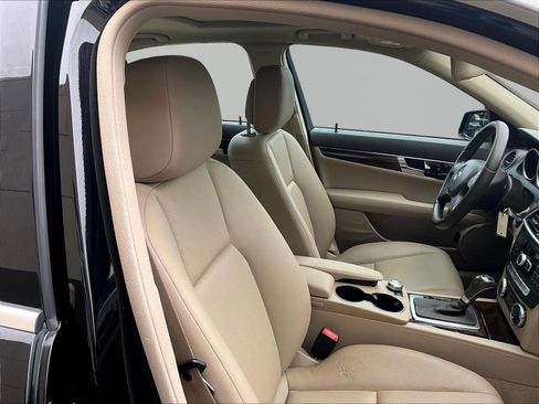 Used 2013 Mercedes-Benz C 250 Sedan image 28