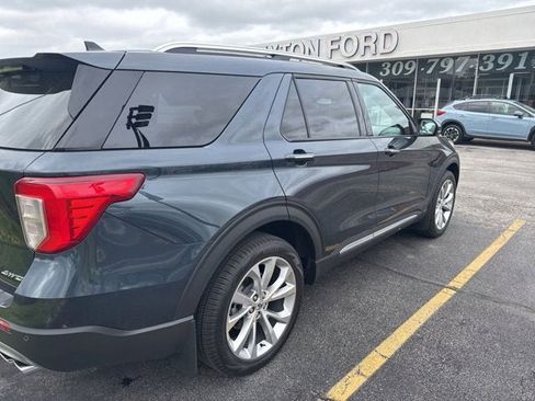Used 2023 Ford Explorer Platinum w/ Technology Package AWD/4WD image 3