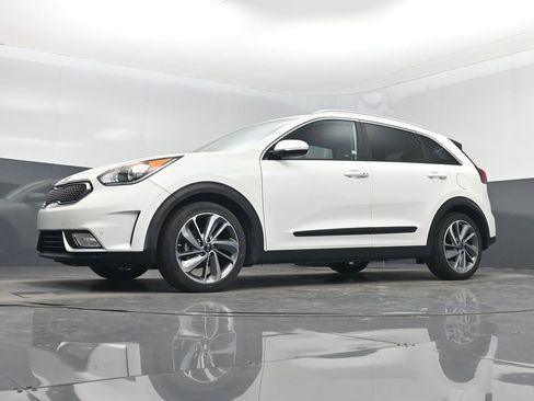 Used 2017 Kia Niro Touring image 48