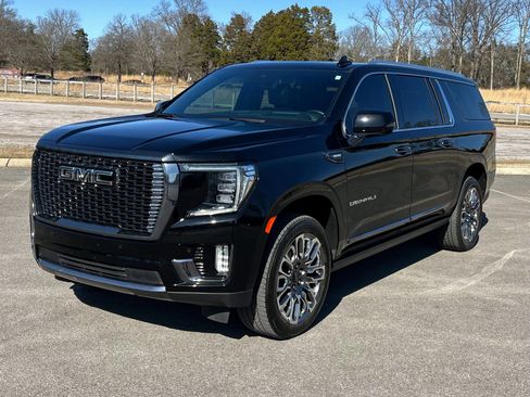 Used 2024 GMC Yukon XL Denali Ultimate image 2