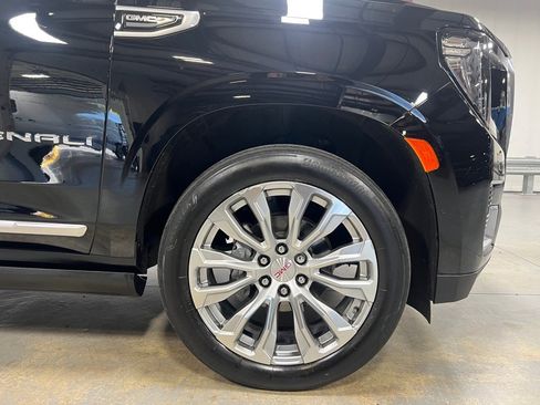 Used 2023 GMC Yukon Denali w/ LPO, Floor Liner Package image 16