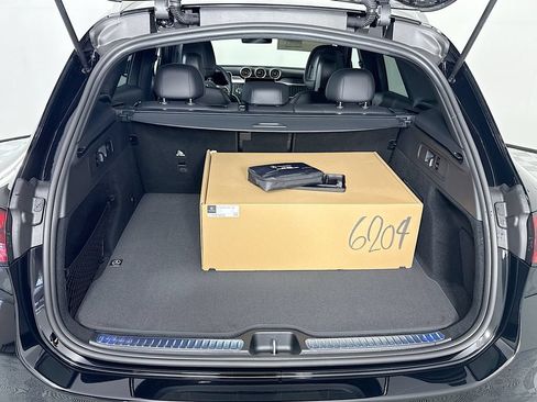 Used 2026 Mercedes-Benz GLC 300 4MATIC image 10