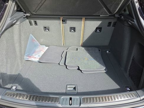 Certified 2026 Porsche Macan image 31