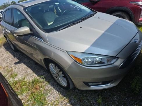 Used 2018 Ford Focus Titanium FWD image 2