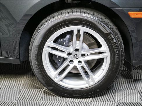 Used 2026 Porsche Macan Turbo AWD/4WD image 38